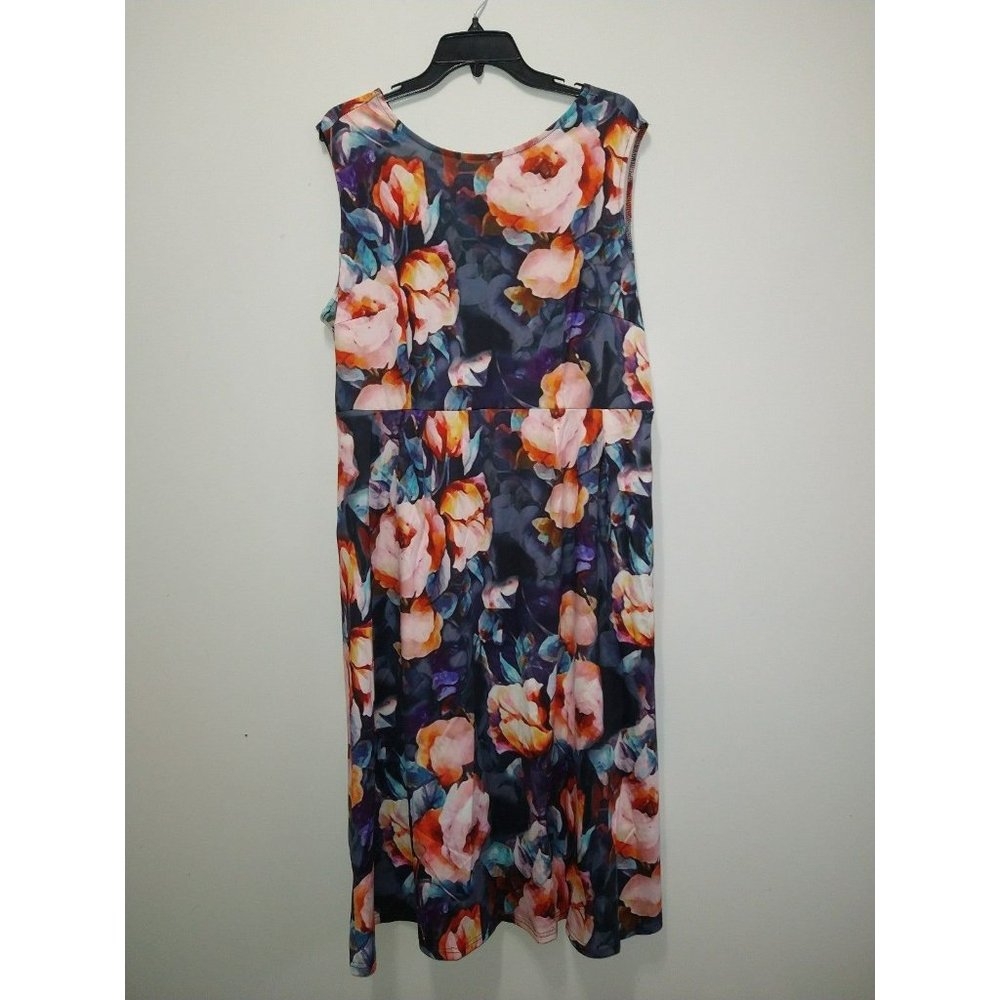 Fit and flare Floral pattern summer dress Size 2X with pockets *runs small*